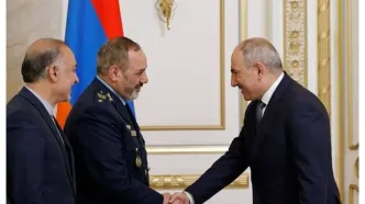 دیدار وزیر دفاع ایران با پاشینیان